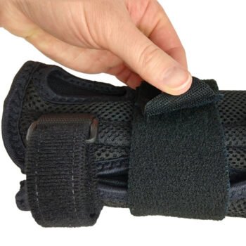 Blue Jay Dlx Wrist Brace Black for Carpal Tunnel Right Sm/Md - Image 3